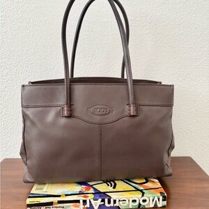 TODs Brown Smooth Leather Tote